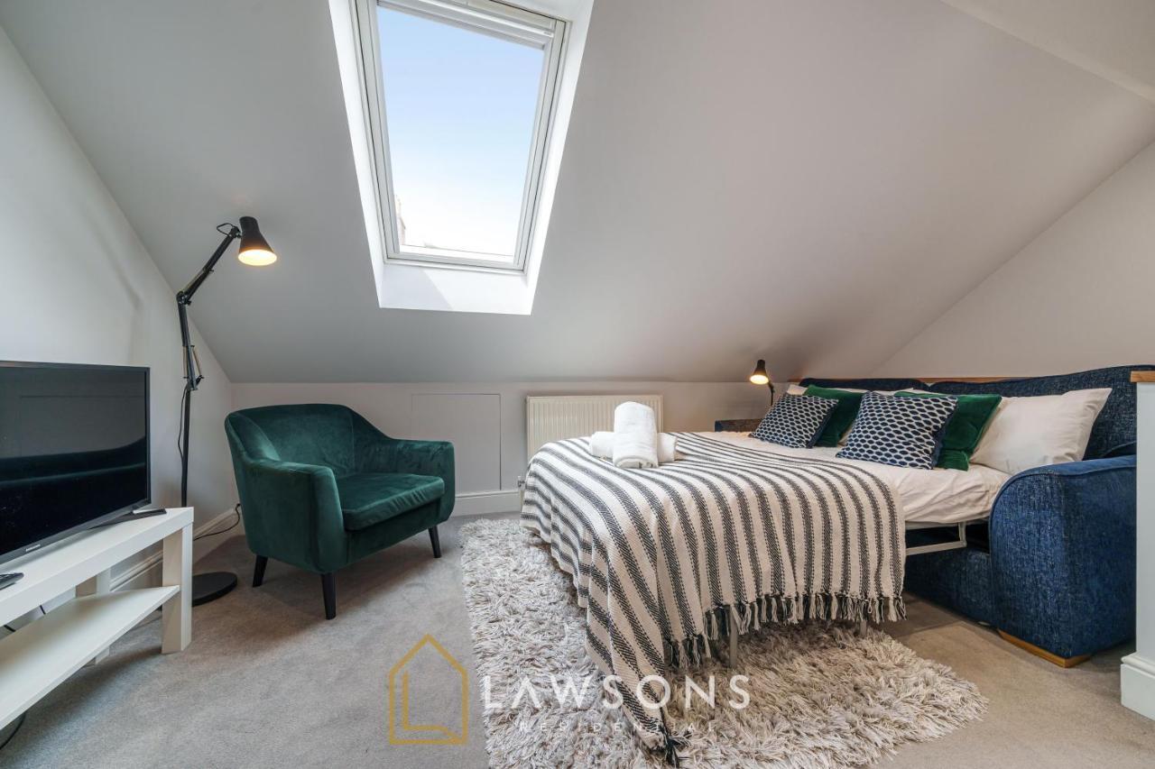 Апартаменты Loft Living By Lawsons With Parking Виндзор Экстерьер фото